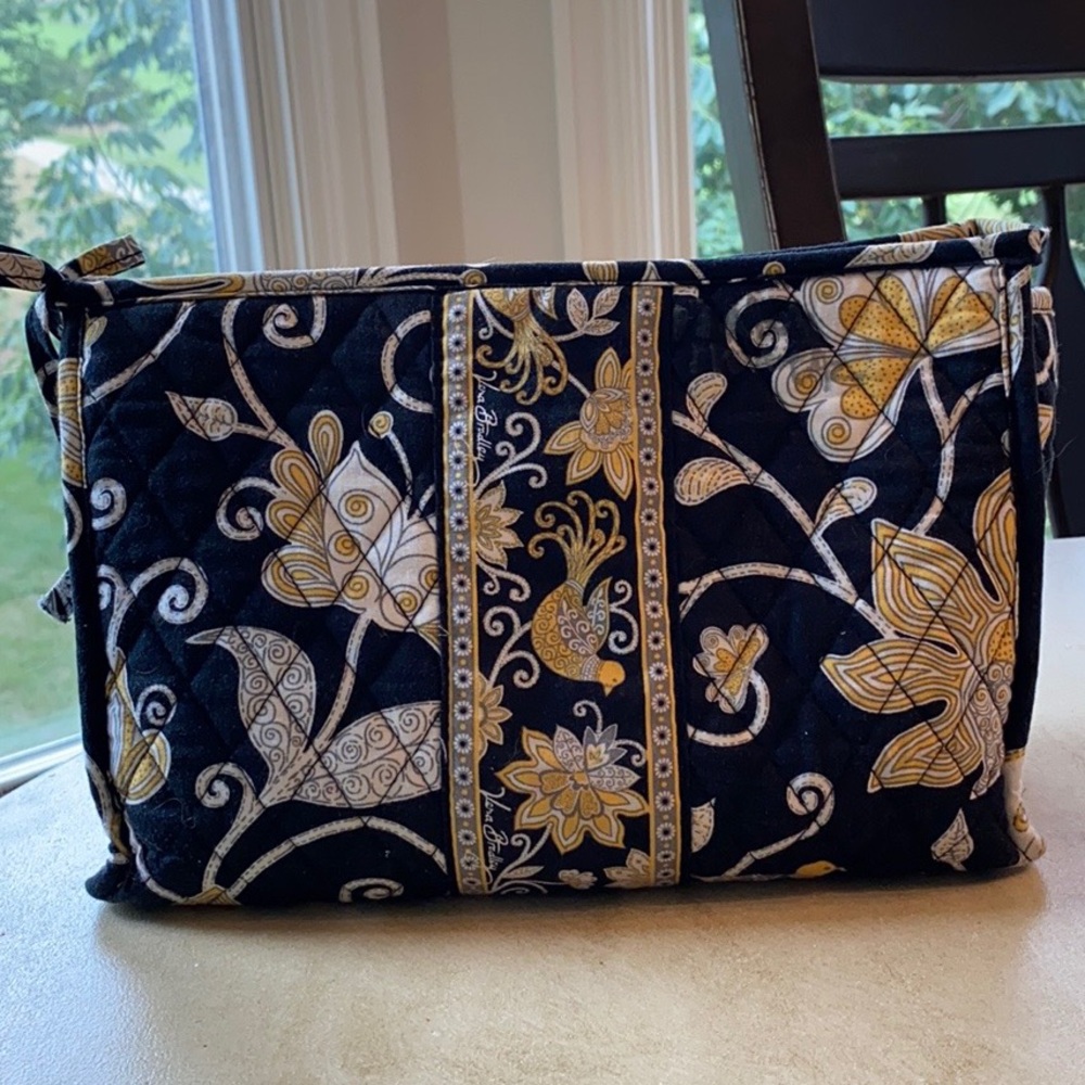 Vera Bradley Retired Pattern Makeup/Toiletry Bag